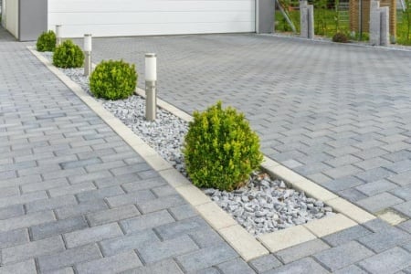 Comment am&eacute;nager une descente de garage durable et esth&eacute;tique ?